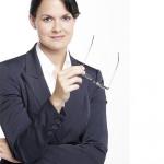 A Comparison between a Virtual Assistant and a Full-Time Assistant: Which is Best for You?